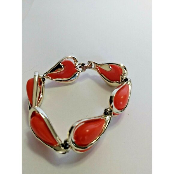 VINTAGE SIGNED CORO ORANGE LUCITE HEART SHAPED BRACELET - THERMOSET 1950'S 7" - Picture 1 of 7